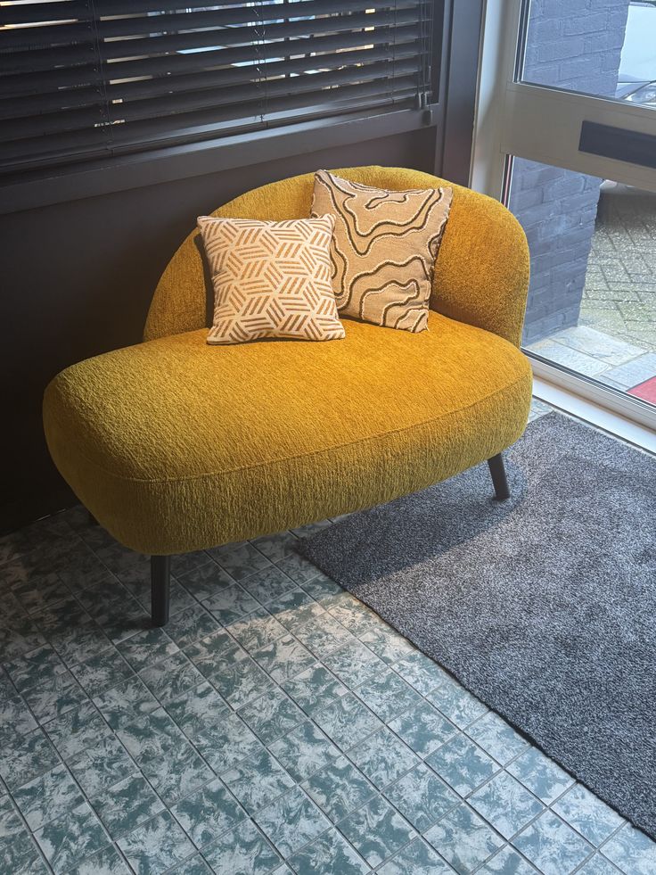 Corner seat